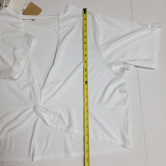NWT Fabletics Womens White Eco-Conscious Twist Back Short Sleeve Tee Sz 1X Crop - Picture 5 of 10